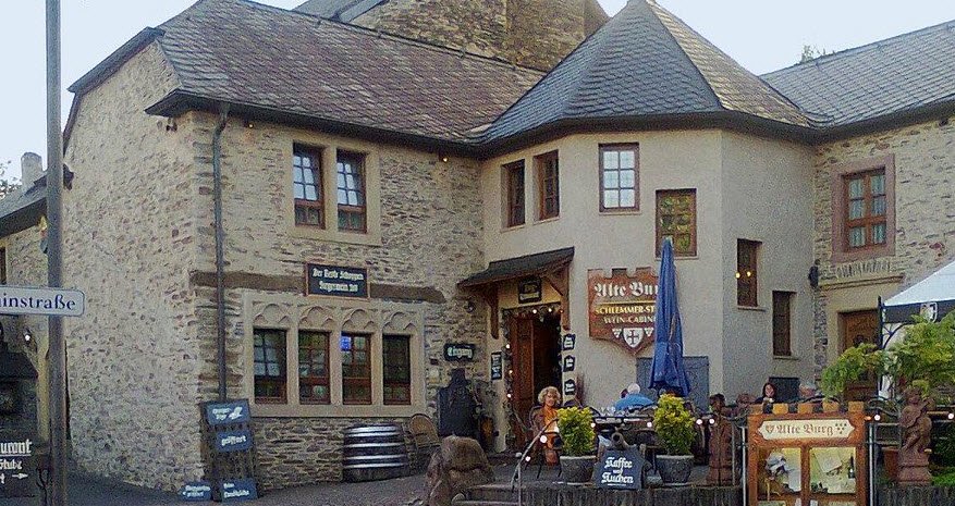 Alte Burg Longuich, Germany